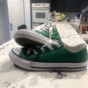 Boys converse